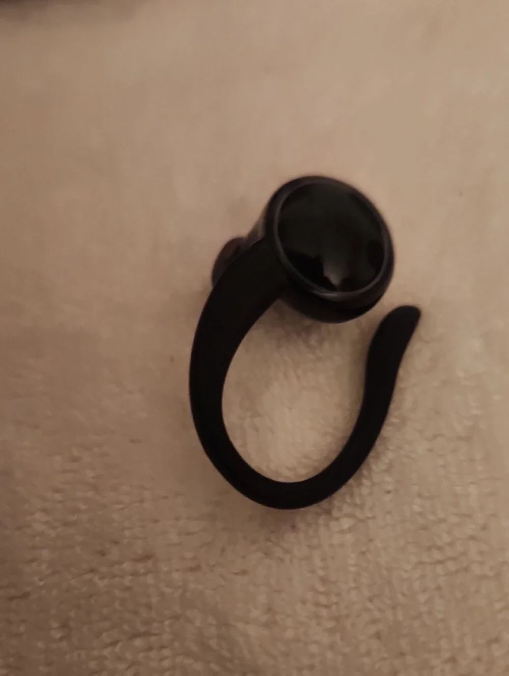One Side Black True Wireless Bluetooth Earbuds with Charging Case